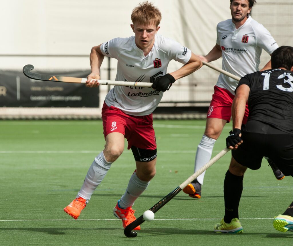 Player testimonial highlighting A-LIFE Ibiza Drop hockey stick as a unique combination of art and performance.