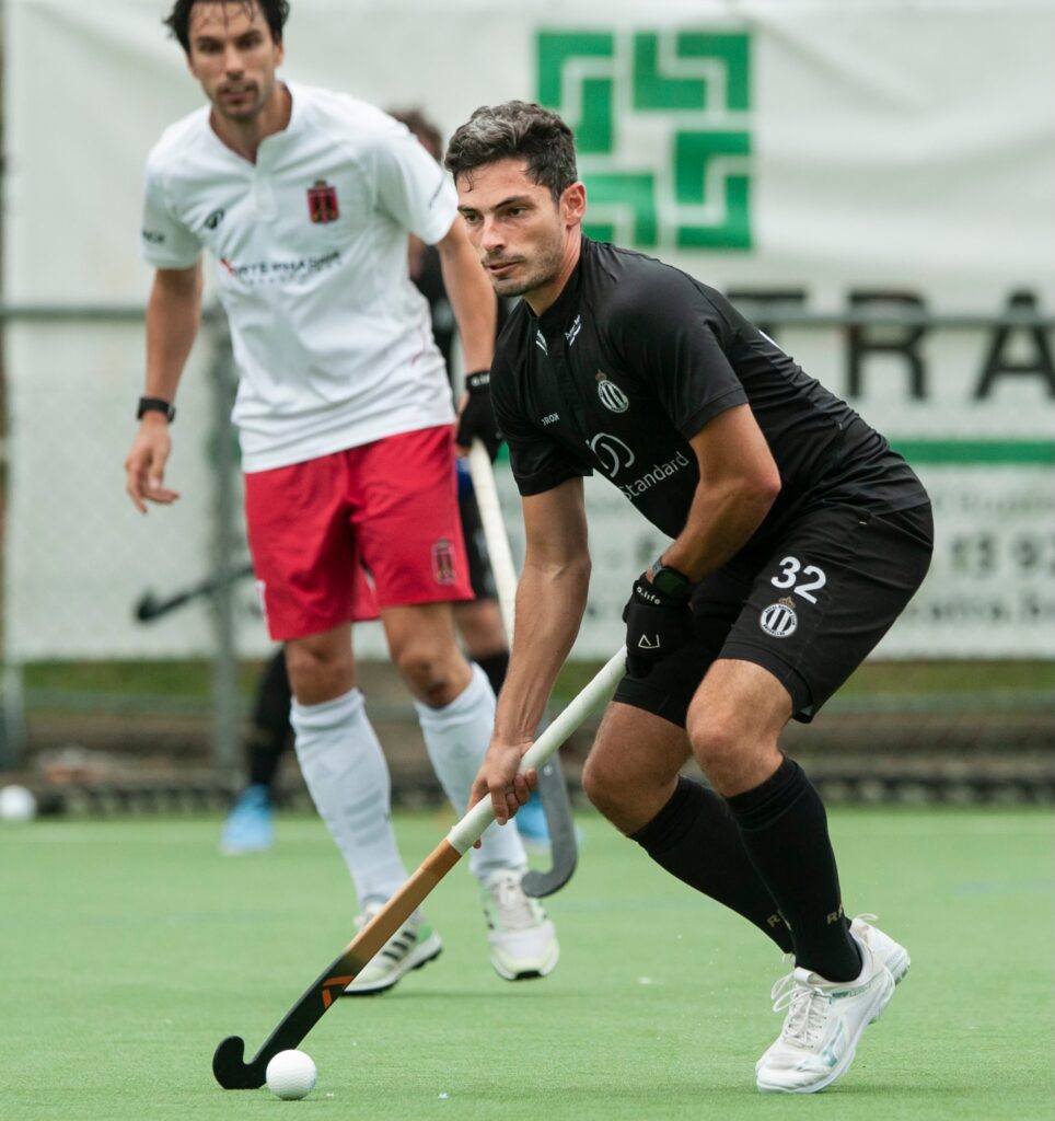 Player testimonial highlighting A-LIFE Ibiza Drop hockey stick as a unique combination of art and performance.